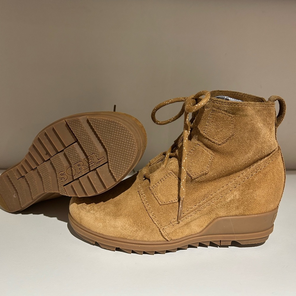 Excellent condition sorel boots size 7.5